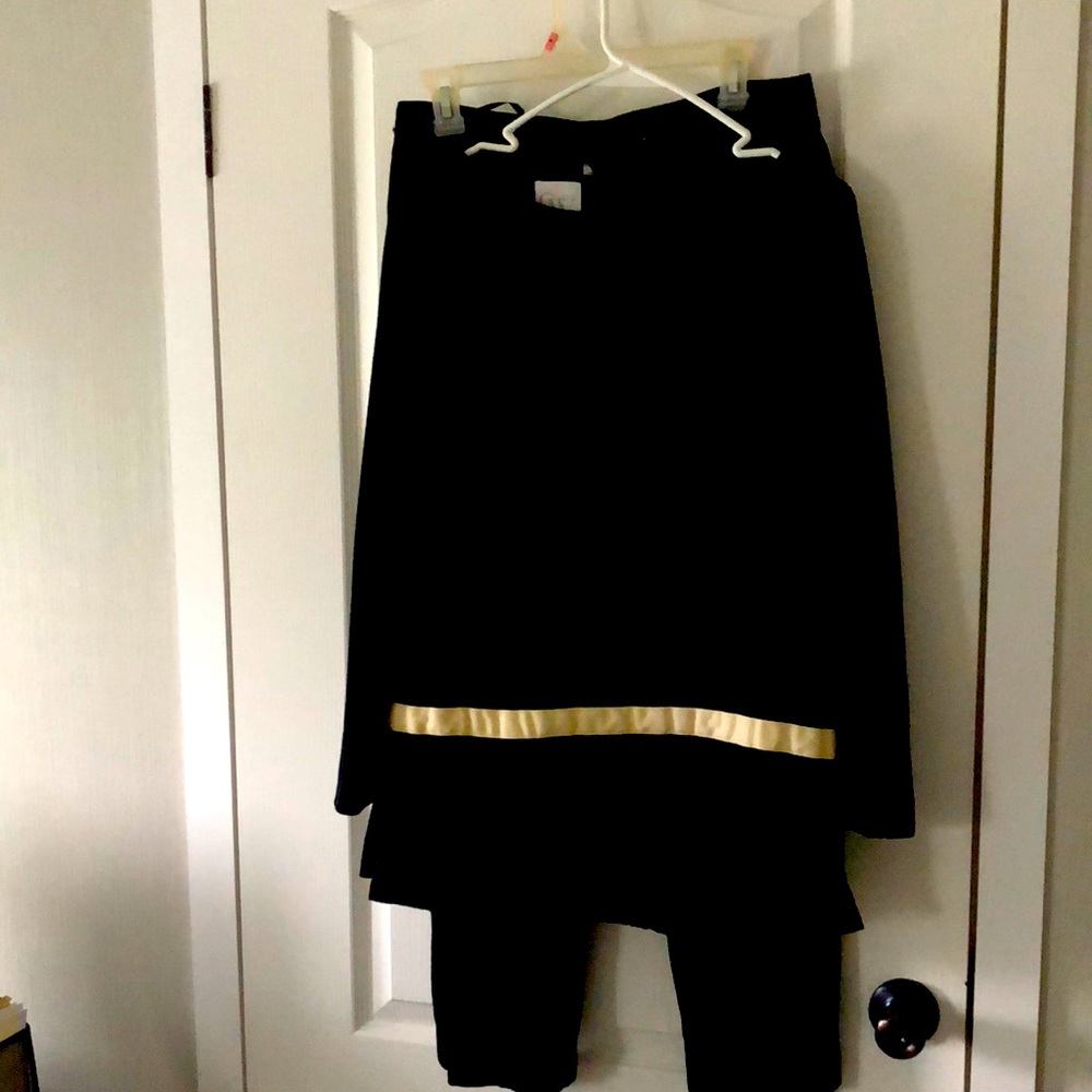 GW sz 12p 100% wool pant suit